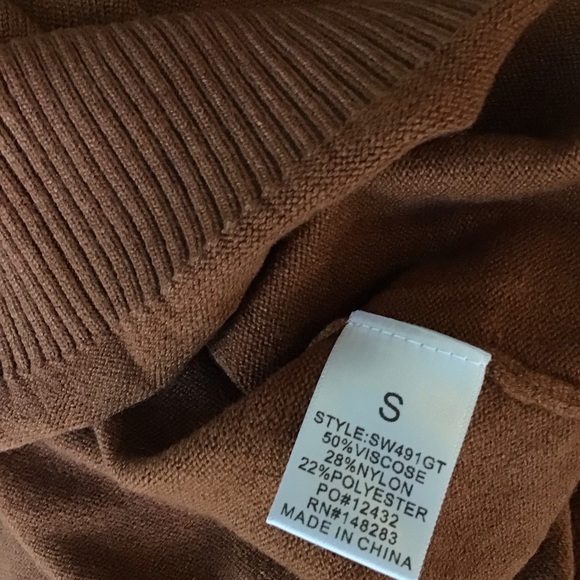 Cold shoulder brown long sleeve nwt - Picture 5 of 5